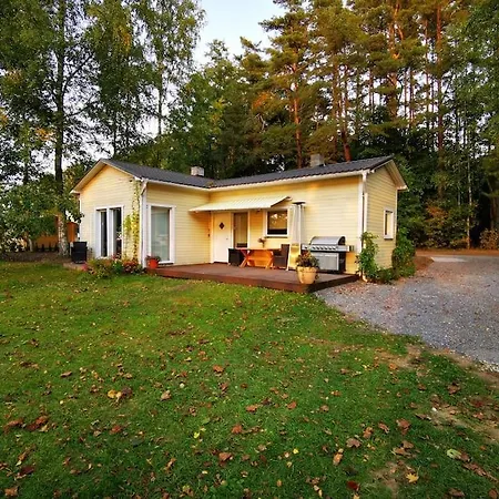 Hide In The Nature - Cozy Lakeside Saunacottage *
